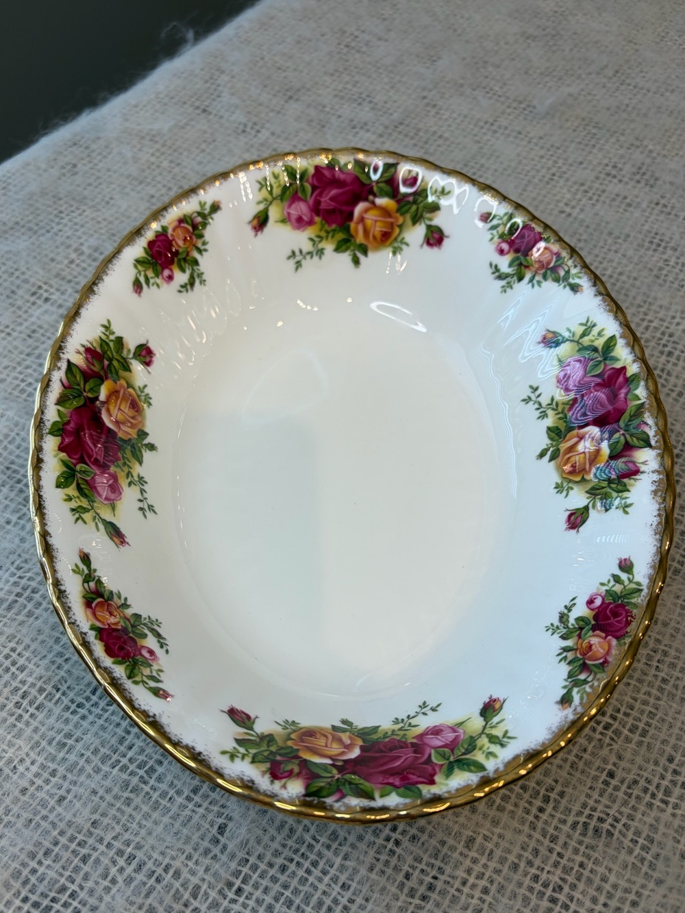 Royal Albert Old Country Rose Bone China oval salad/vegetable serving bowl